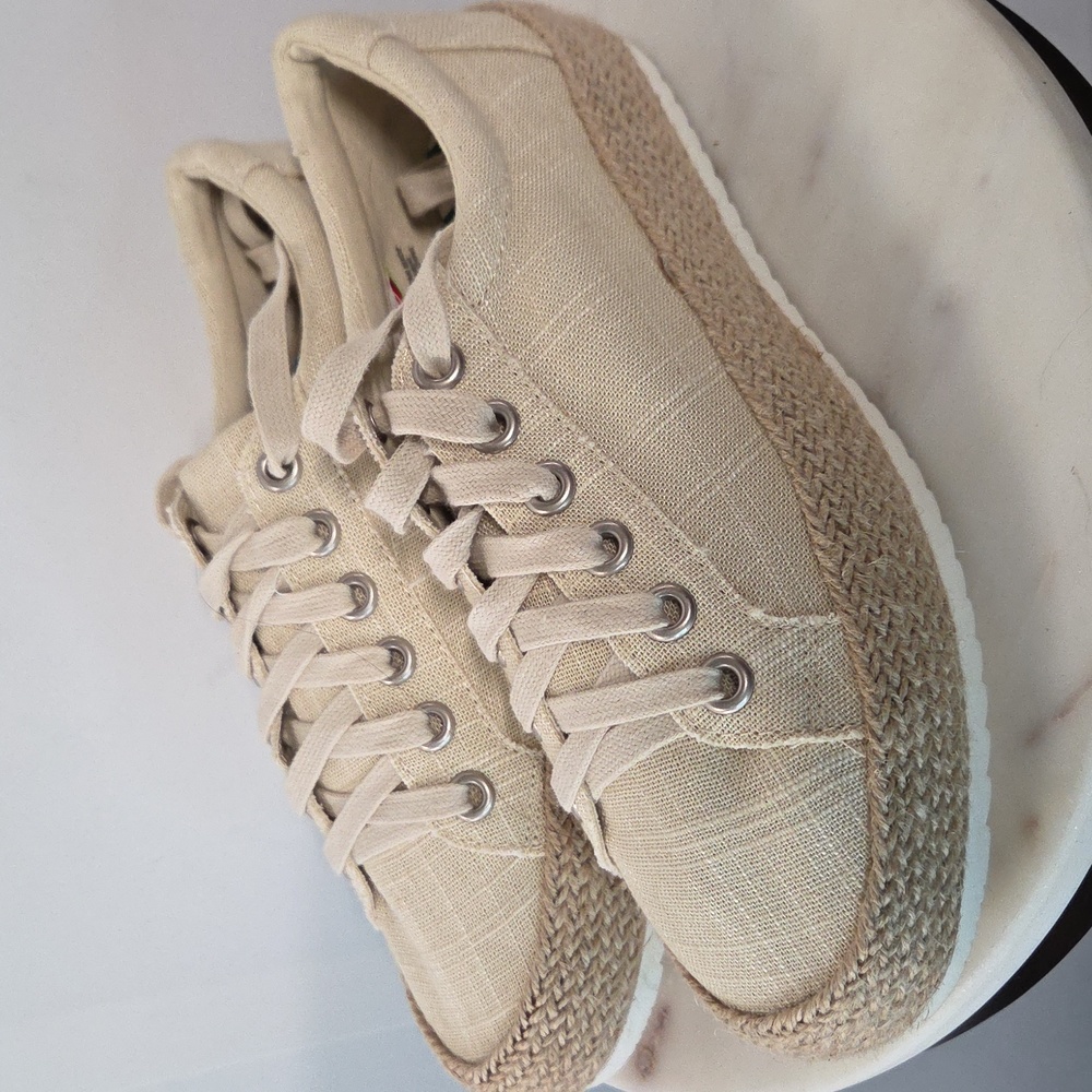 Soda Cream Espadrille Sneakers Size 9 - Picture 1 of 6